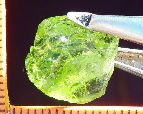 Peridot – China/Afghanistan – 12.82 cts - Ref. PR-77